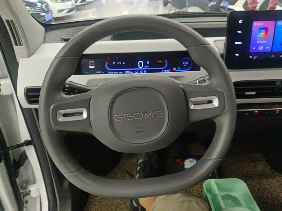 Geely Galaxy Panda 2025 — фото 15