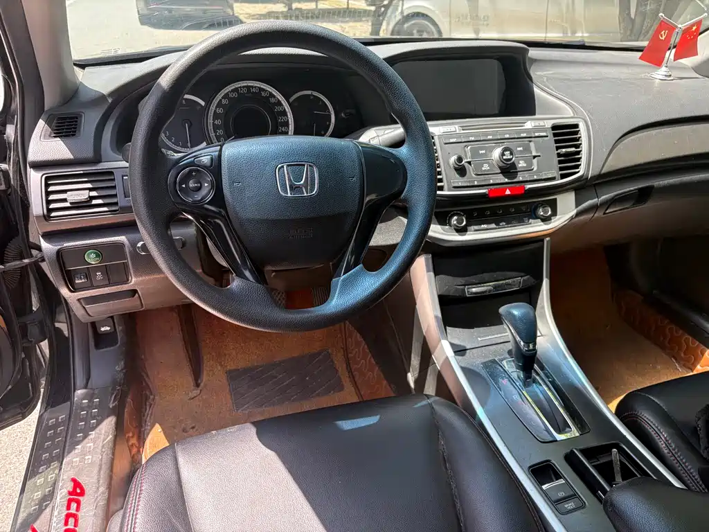 Honda Accord 2016 — фото 8