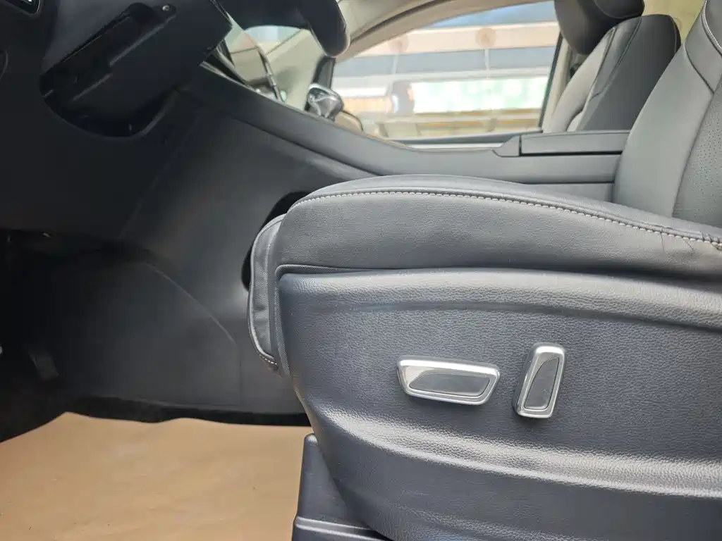 GAC Motor Trumpchi M8 2021 — фото 17