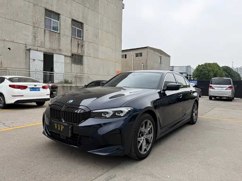 BMW i3 2024