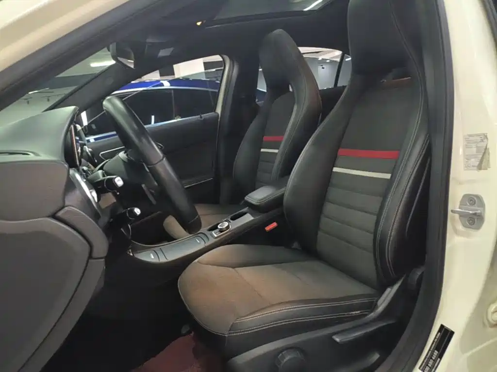 Mercedes-Benz A-Class 2015 — фото 15