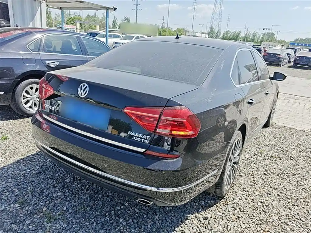 Volkswagen Passat 2018 — фото 7