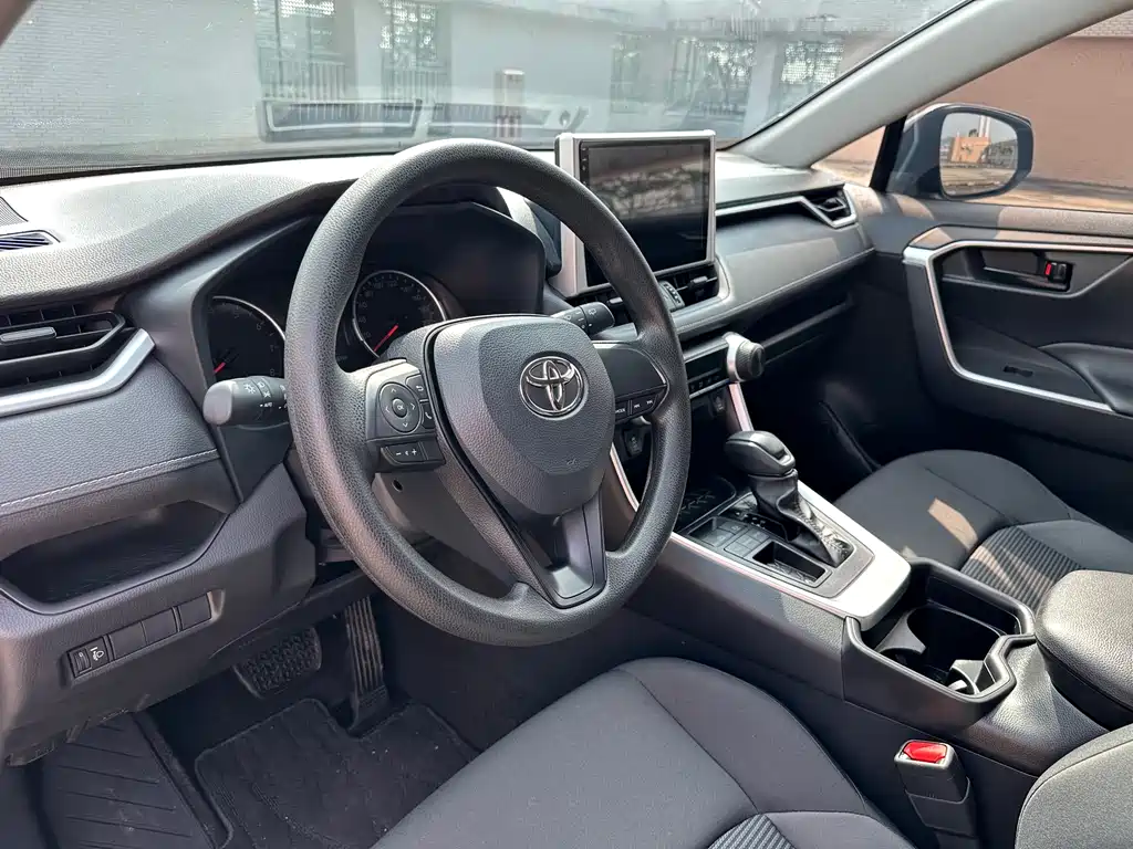 Toyota Wildlander 2022 — фото 10