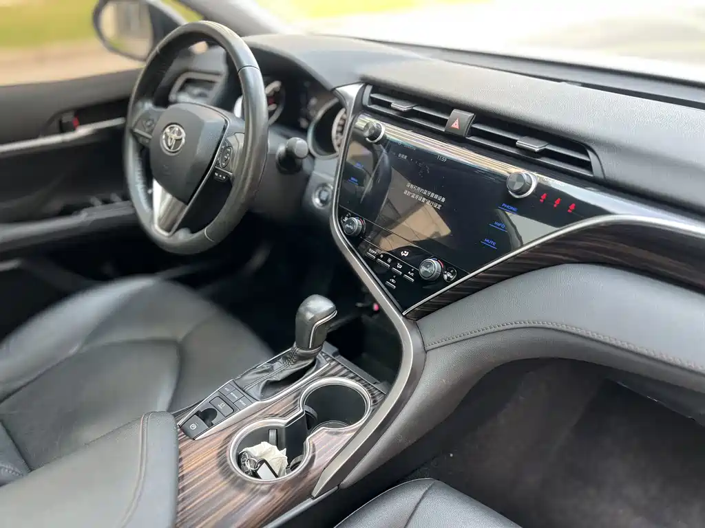 Toyota Camry 2020 — фото 13