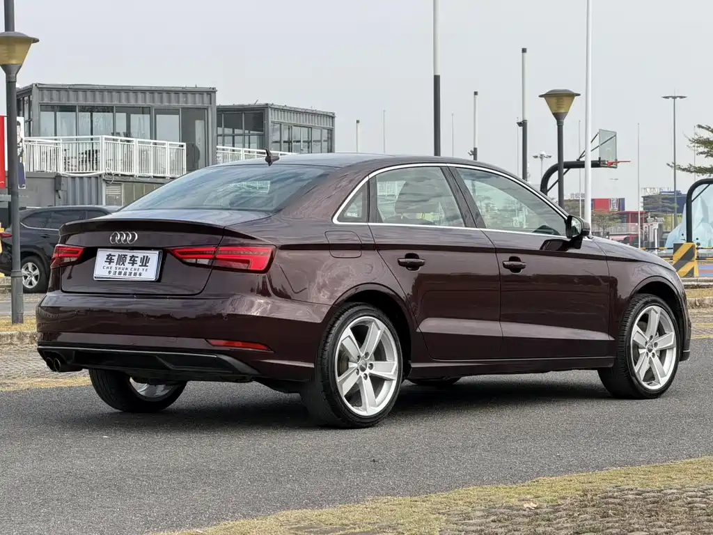 Audi A3 2018 — фото 6
