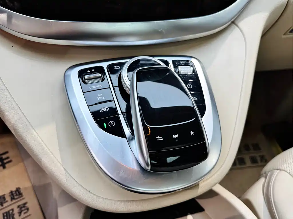 Mercedes-Benz V-Class 2018 — фото 2