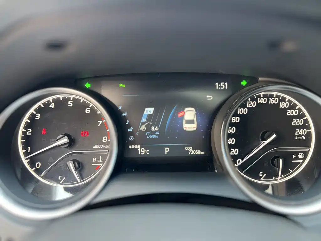 Toyota Camry 2020 — фото 19