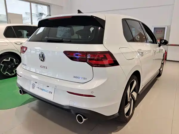 Volkswagen Golf GTI 2025