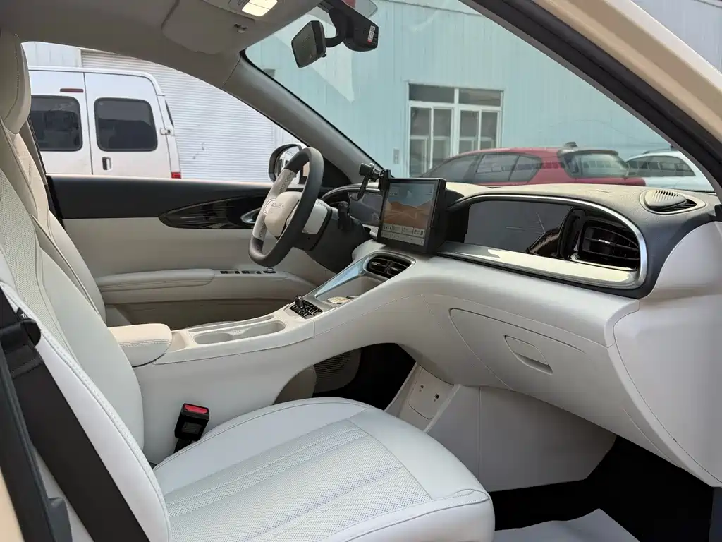 Geely Galaxy Starwish 2025 — фото 4