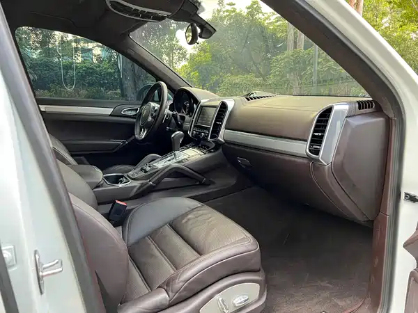 Porsche Cayenne 2012