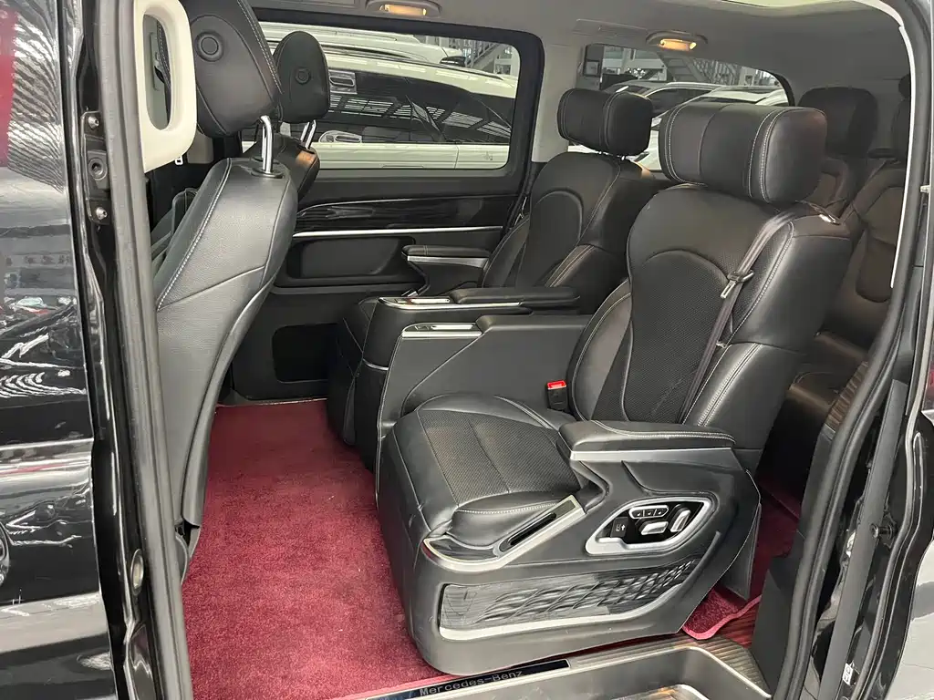 Mercedes-Benz V-Class 2018 — фото 10
