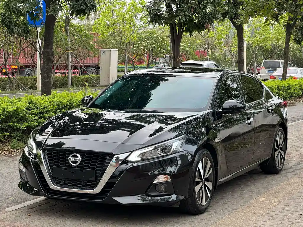 Nissan Teana 2022
