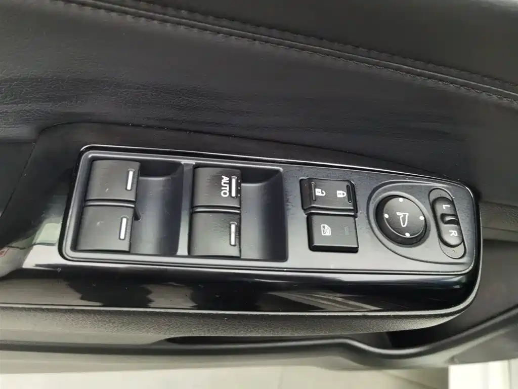 Honda Jade 2018 — фото 9