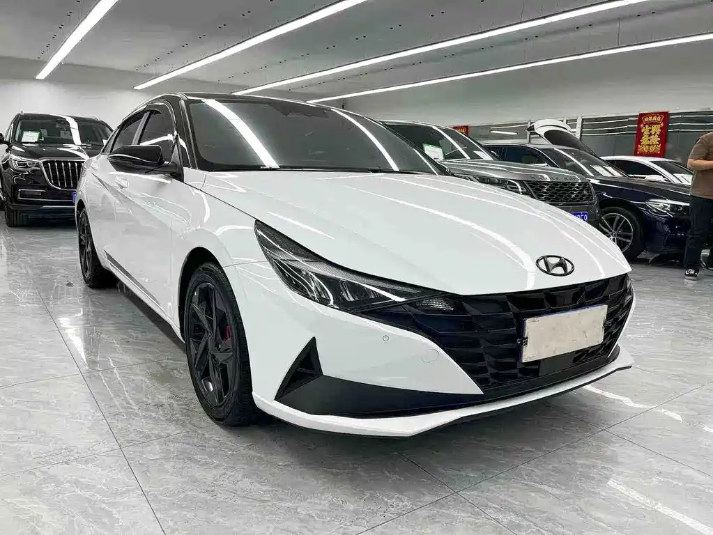 Hyundai Elantra 2023