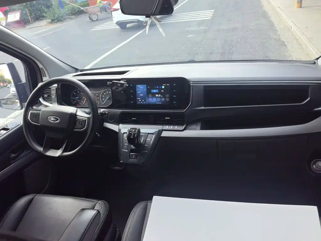 Ford Transit 2025