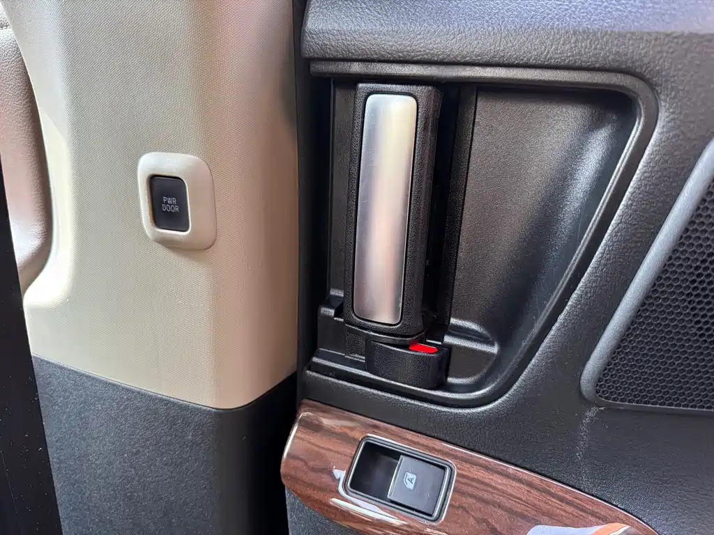 Toyota Sienna 2019 — фото 24