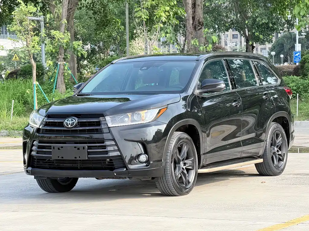 Toyota Highlander 2019 — фото 1
