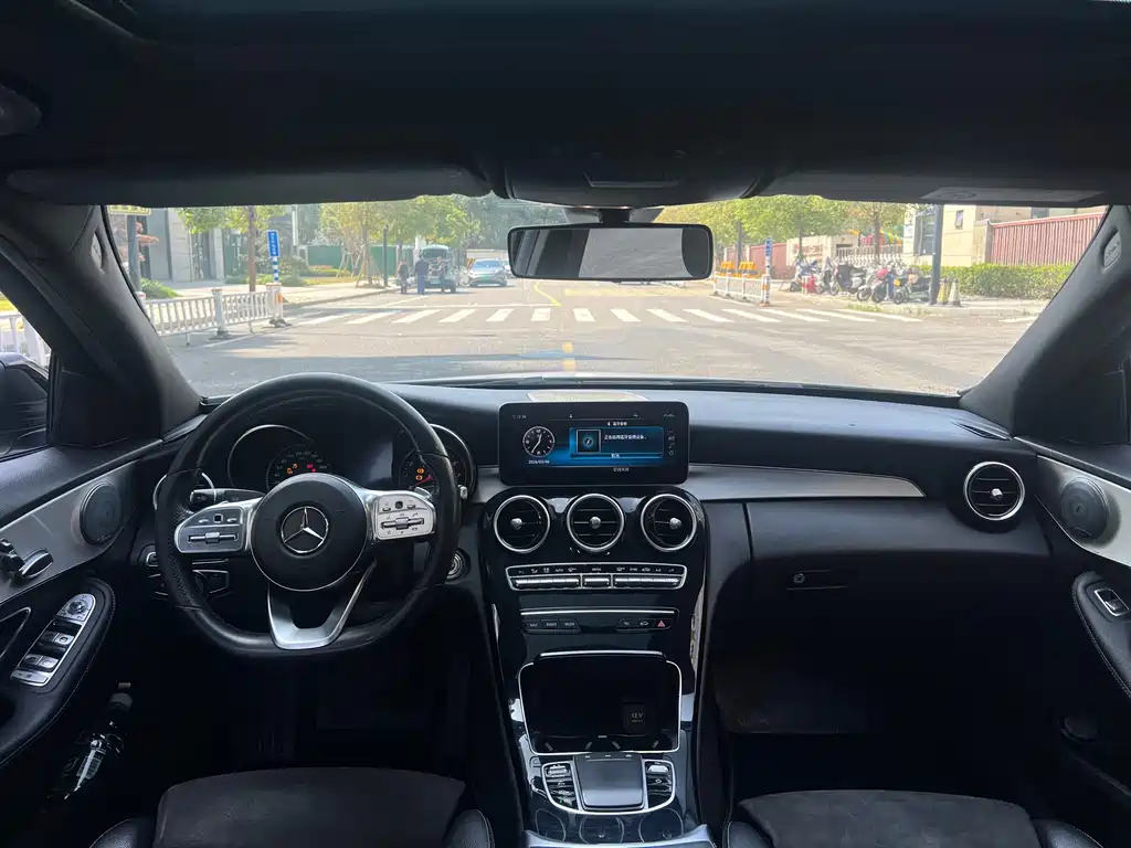 Mercedes-Benz C-Class 2019 — фото 16
