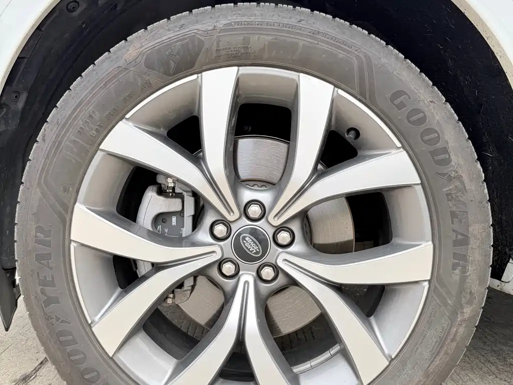 Land Rover Discovery Sport 2025 — фото 11