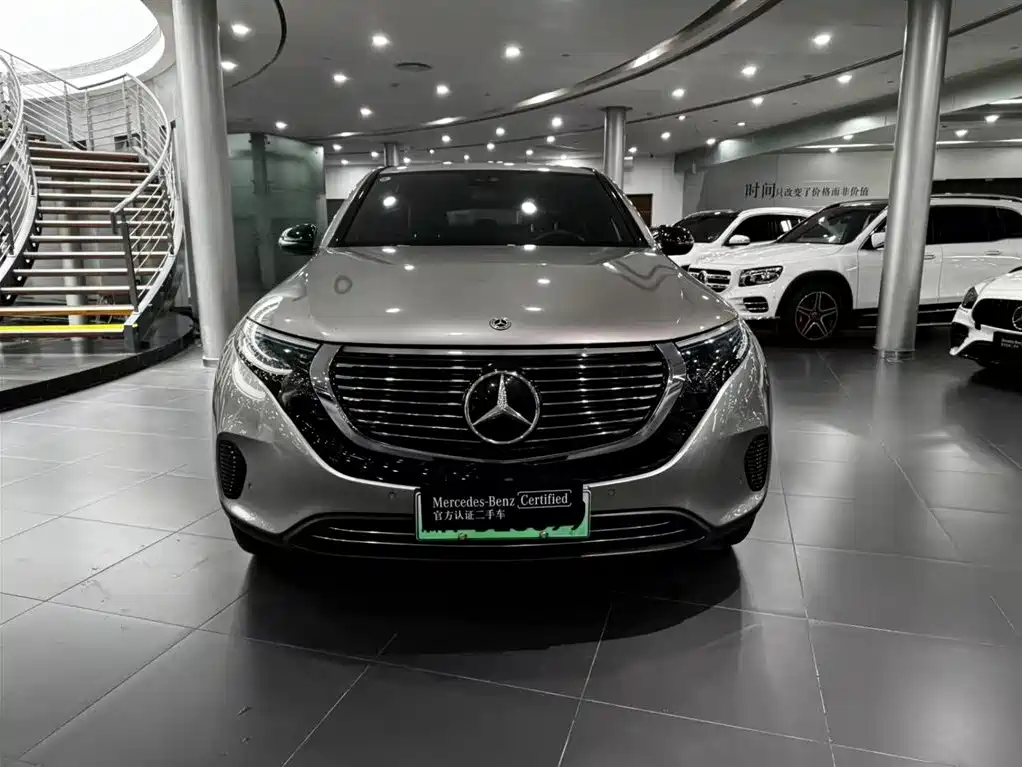 Mercedes-Benz EQC 2023 — фото 8