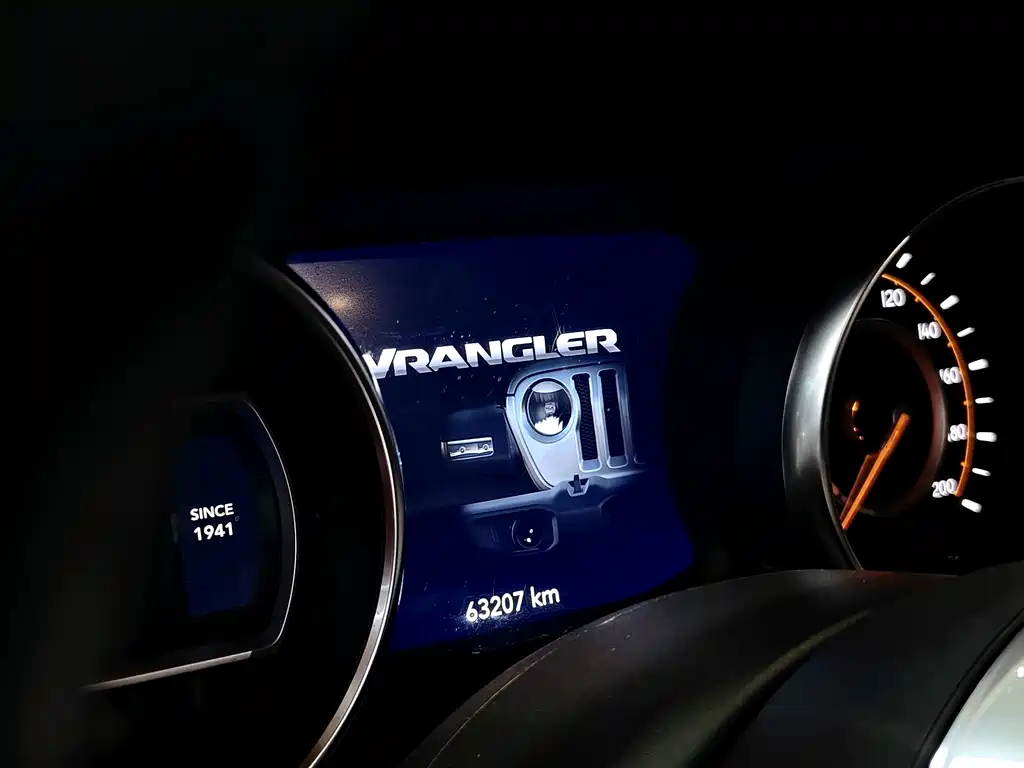 Jeep Wrangler 2021 — фото 13