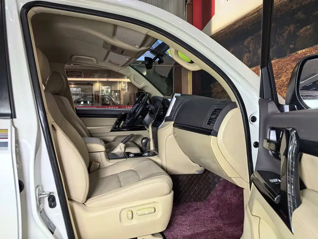 Toyota Land Cruiser 2017 — фото 13