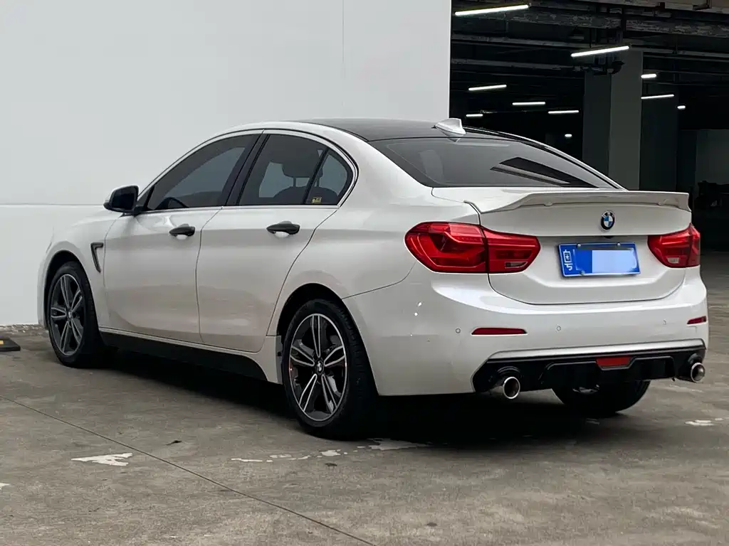 BMW 1 Series 2019 — фото 10