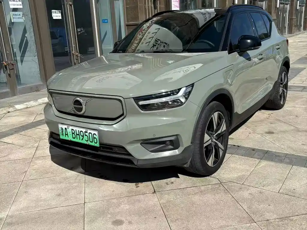 Volvo XC40 New Energy 2021 — фото 1