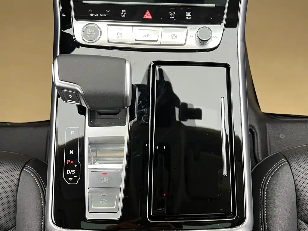 Audi Q7 2025 — фото 25