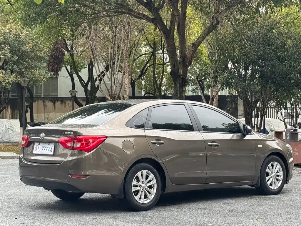 Buick Excelle 2015 — фото 4