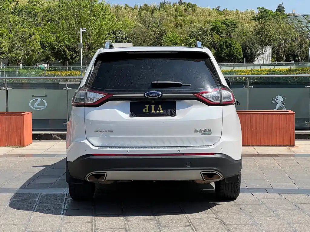 Ford Edge 2019 — фото 17