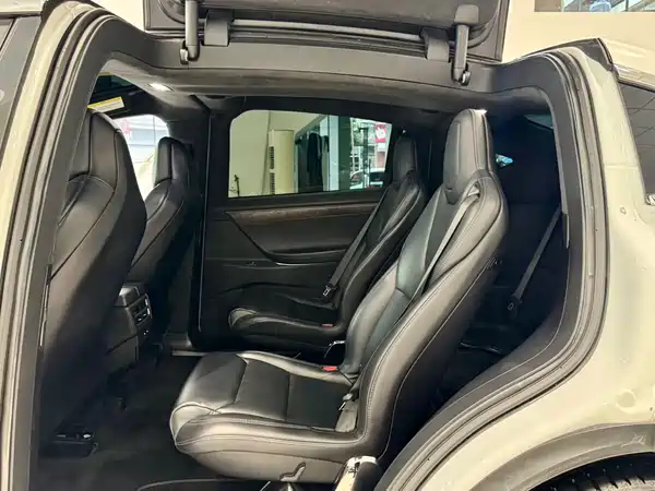 Tesla Model X 2018