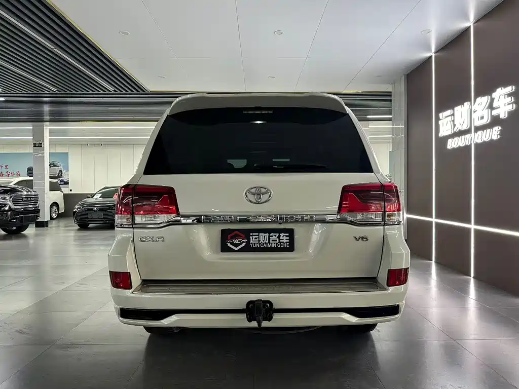 Toyota Land Cruiser 2018 — фото 8