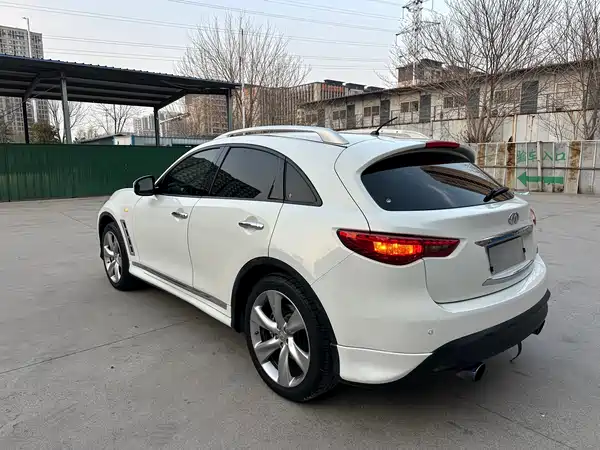 Infiniti FX 2010