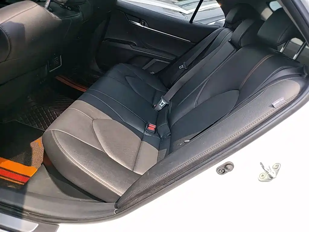 Toyota Camry 2023 — фото 17