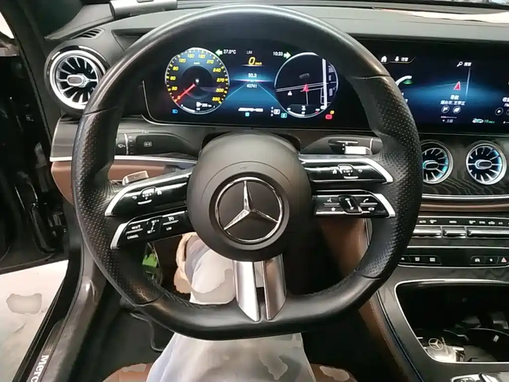 Mercedes-Benz E-Class 2021 — фото 11