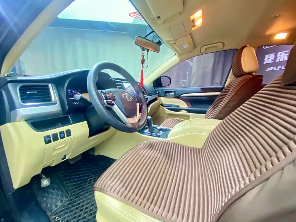 Toyota Highlander 2016 — фото 10