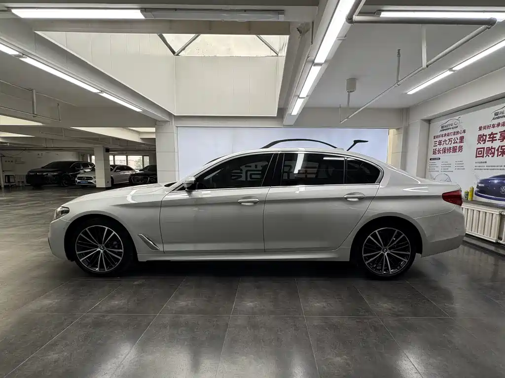 BMW 5 Series 2020 — фото 4