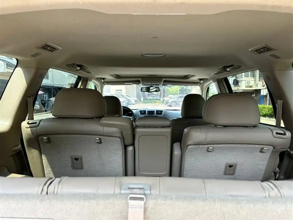 Toyota Highlander 2010 — фото 18