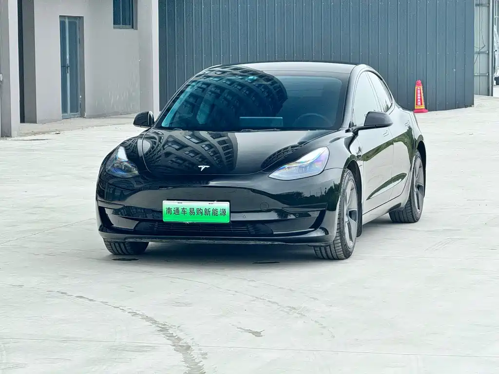 Tesla Model 3 2022 — фото 1