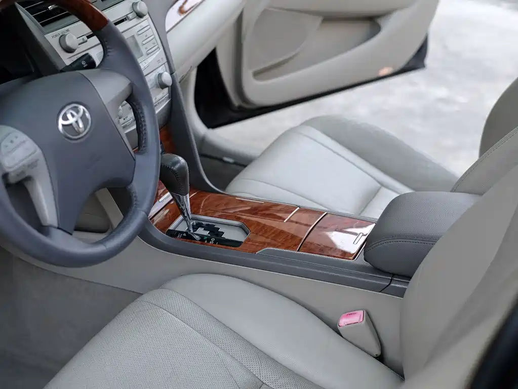 Toyota Camry 2008 — фото 20