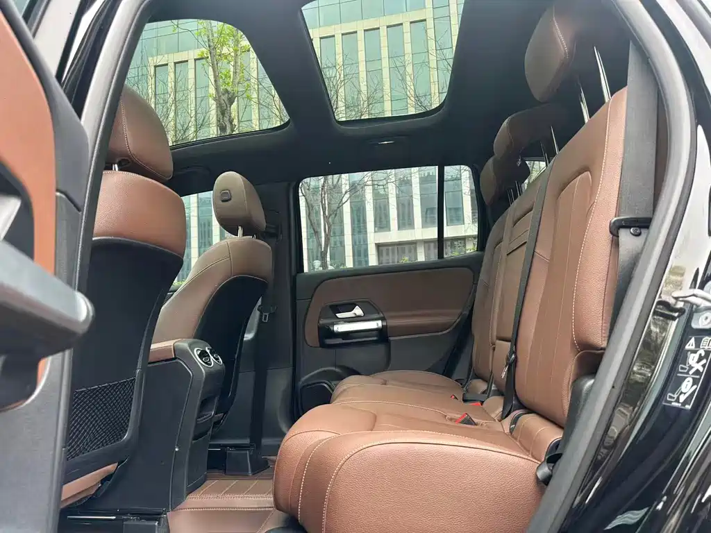 Mercedes-Benz GLB 2025 — фото 13