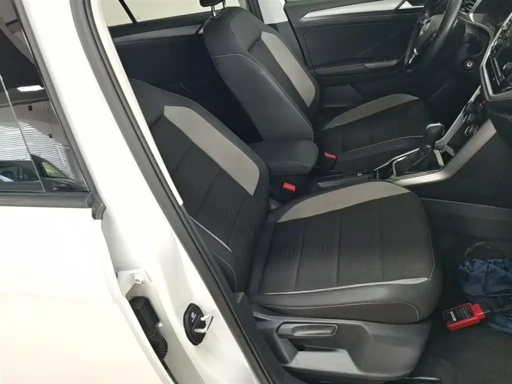 Volkswagen T-Roc 2020 — фото 25