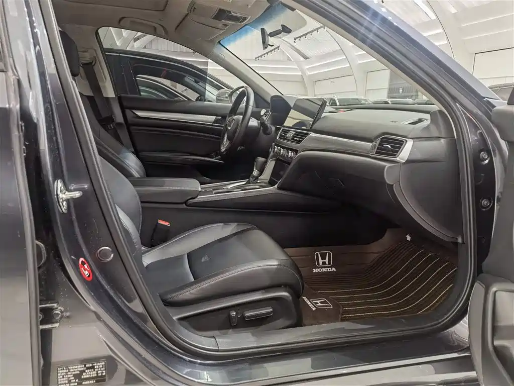 Honda Accord 2022 — фото 16