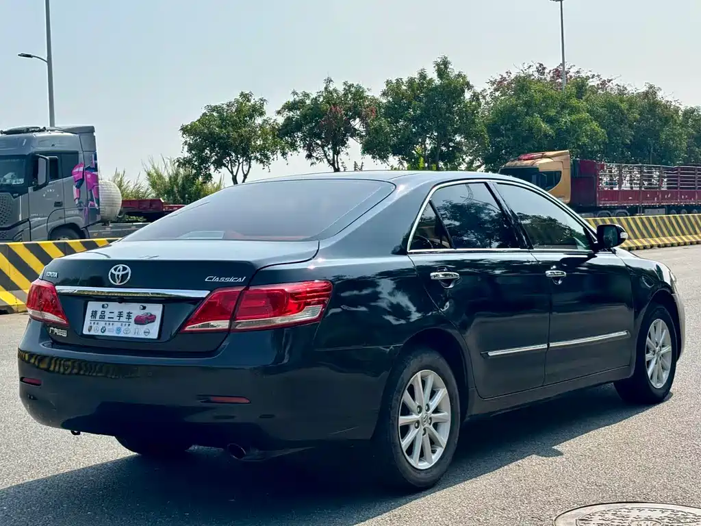 Toyota Camry 2014 — фото 9