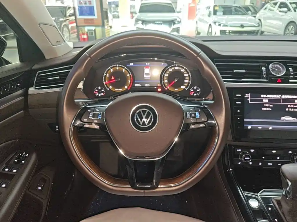 Volkswagen Phideon 2023 — фото 11