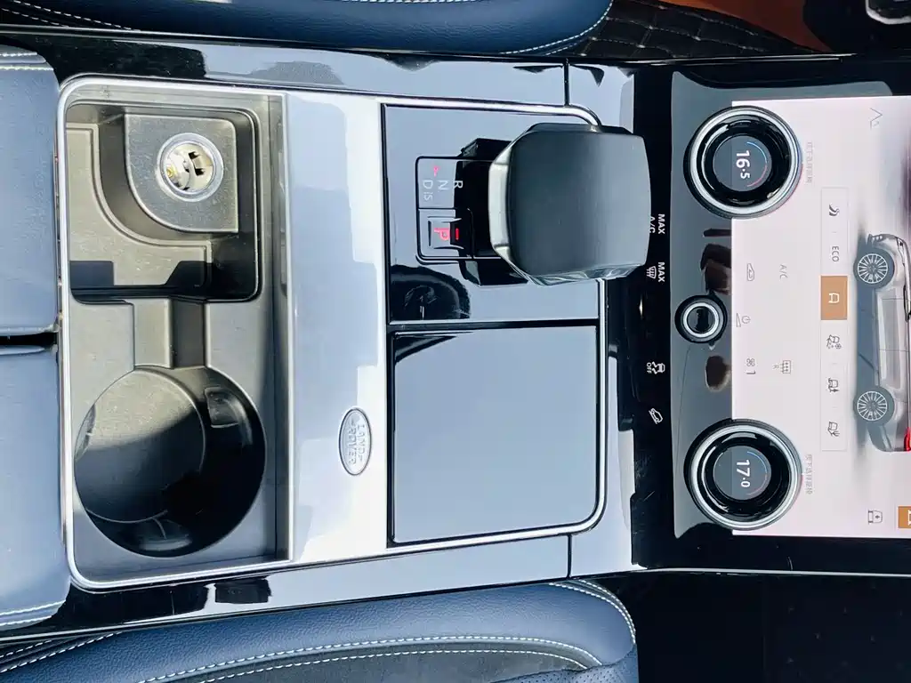 Land Rover Velar 2021 — фото 12
