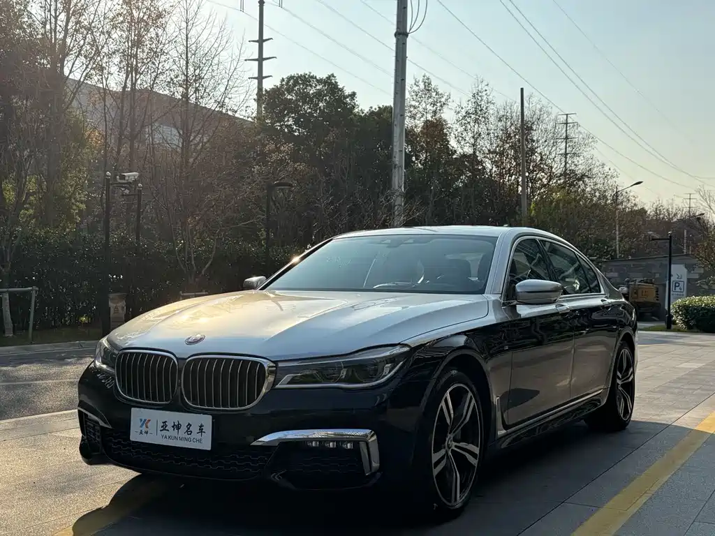 BMW 7 Series 2017 — фото 1