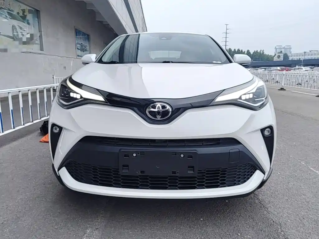 Toyota C-HR 2023 — фото 3