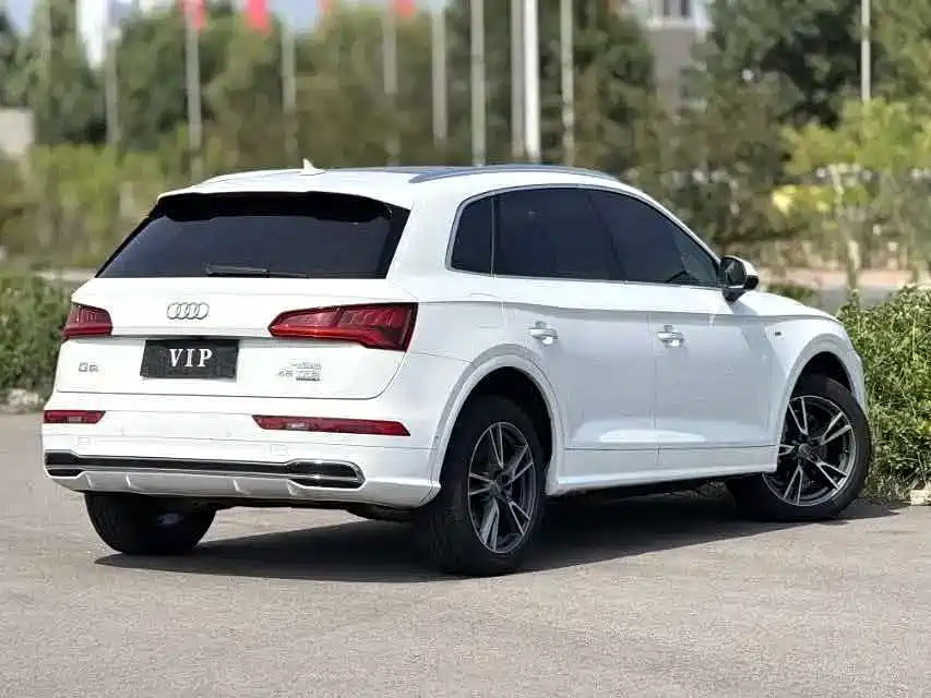 Audi Q5L 2020 — фото 7